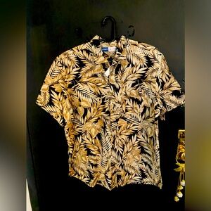 Cool button down summer shirt ☀️